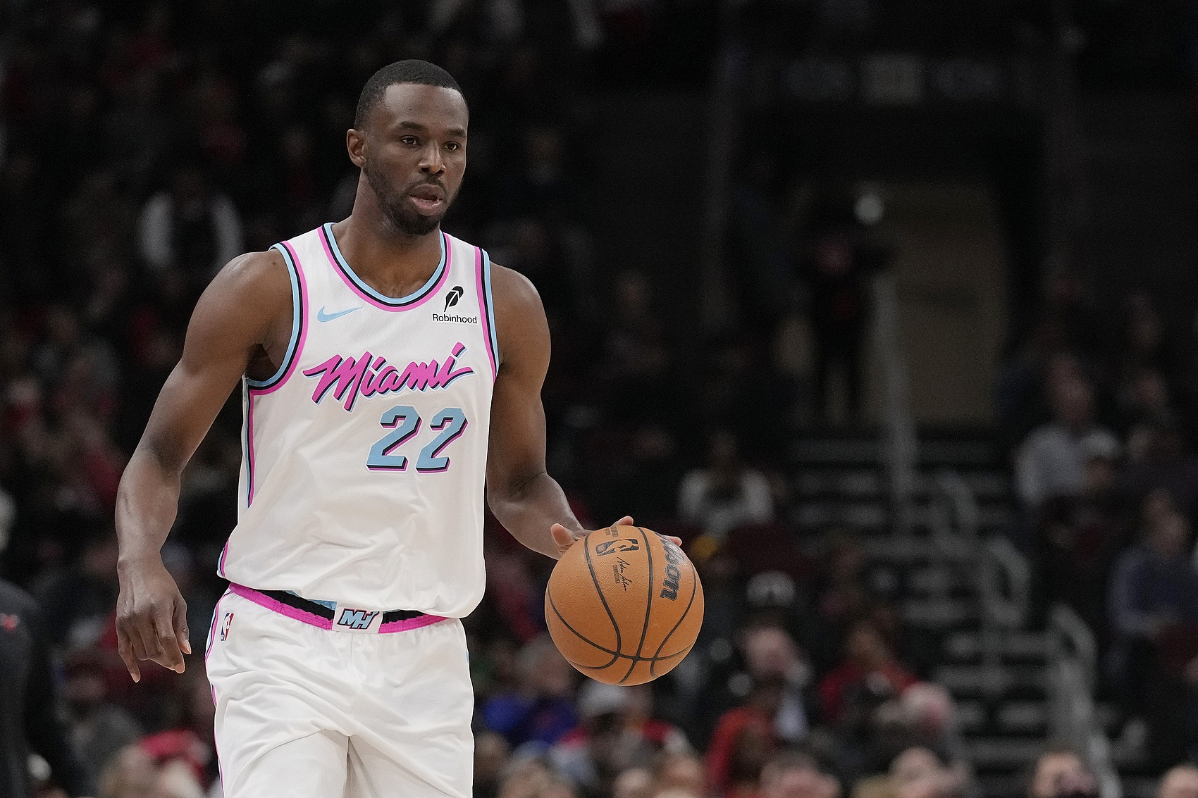 美媒设想三方交易:湖人得维金斯辅佐詹东 八村塁&克内克特赴热火