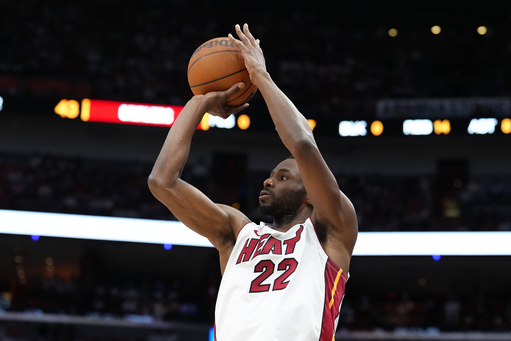 美媒设想三方交易:湖人得维金斯辅佐詹东 八村塁&克内克特赴热火