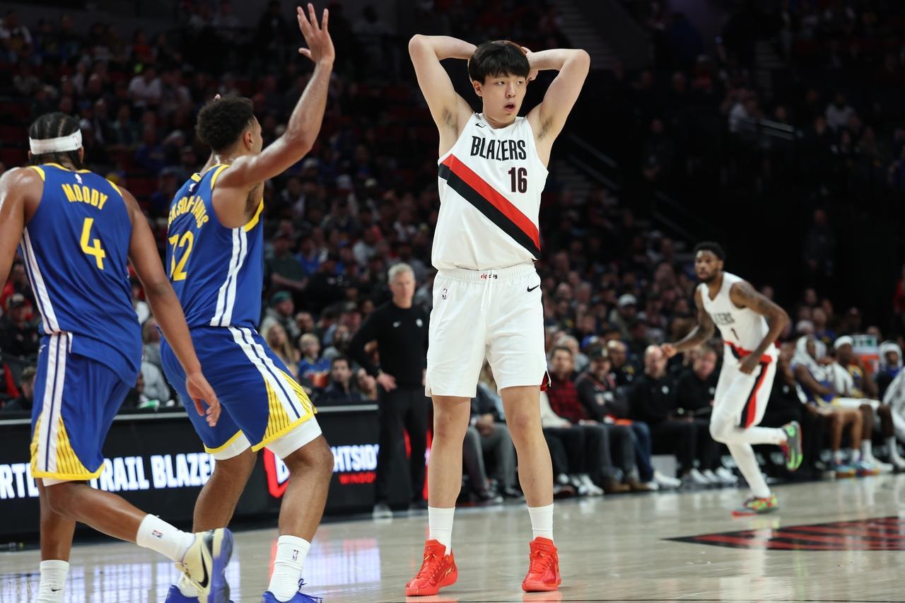 博鱼官方入口-开拓者VS勇士，杨瀚森NBA再战库里格林有望登场，目标8+4+2