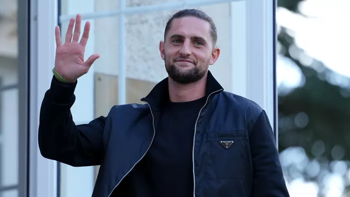 法国职业足球运动员联盟声援拉比奥：球员有权利发出自己声音