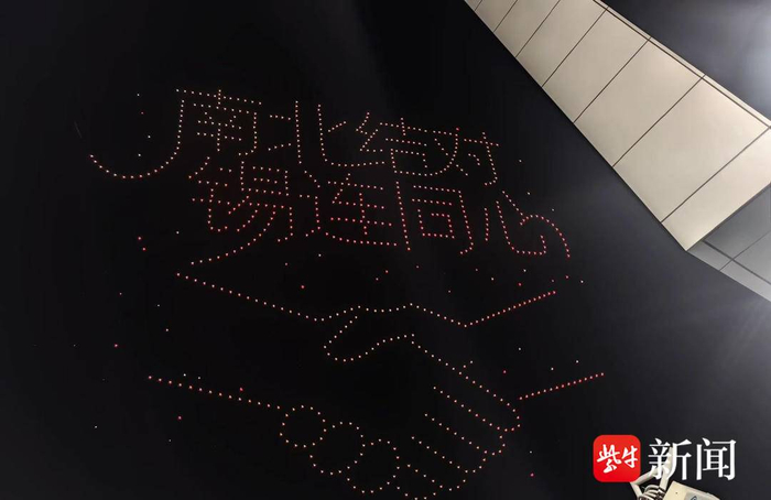 博鱼电竞官方网站-零分之夜，满分相逢：一场足球赛背后的“锡连”山海情|连云港|连云港队|无锡|比赛|图片来源_新浪体育_新浪新闻
